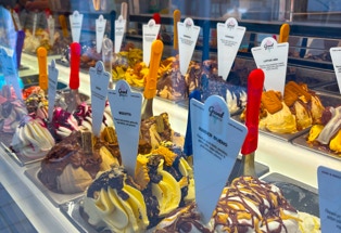 Großstadtfeeling in Syros