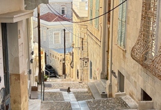 Ermoupolis, Gasse