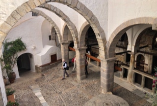Patmos, Johanneskloster, Innenhof