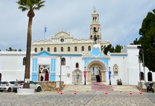 Tinos, Tor zur Pilgerkirche