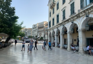 Plaza, Korfu Stadt