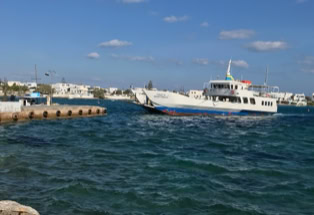 Fährboot nach Kimolos.