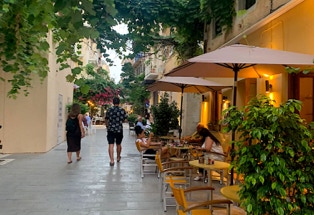 Tavernengasse in Korfu-Stadt