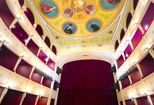 Oper auf der Insel Syros