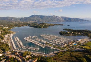 Moderner Yachthafen, Korfu