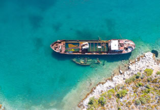 Schiffswracks auf Peristera