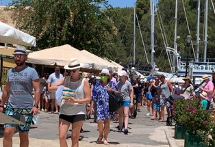 Paxos, griechische Insel, Tagesausflügler